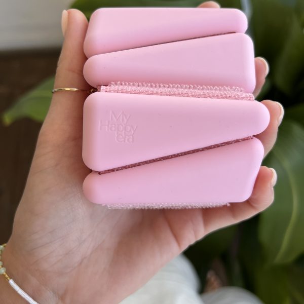 Близък кадър на гривна My Happy Era Blush Glow